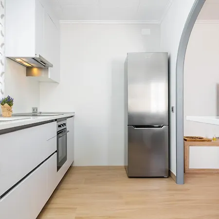 Queen Venecia Sunrise Apartment