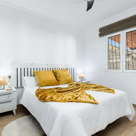 Queen Venecia Sunrise Apartment Campoamor